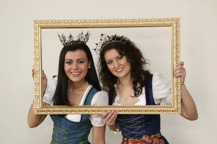 Bild: Bayern’s Next Milchkönigin - Neuwahlen zur Milchkönigin und Milchprinzessin 2011/2012 stehen bevor