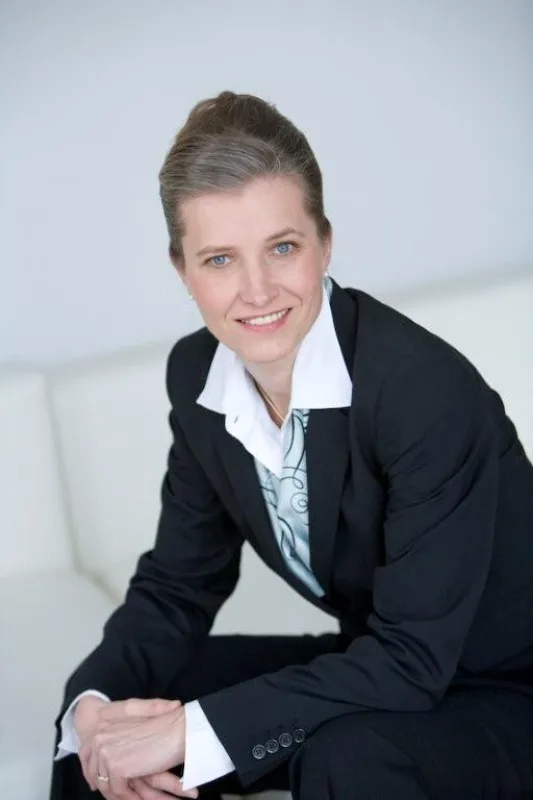 Alexandra Hans