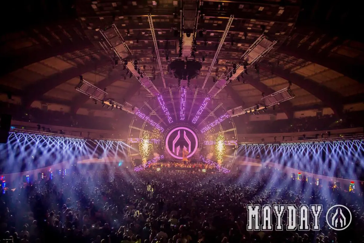 Sicher Feiern auf der Mayday mit eps-Absperrsystemen | Copyright by I-Motion
