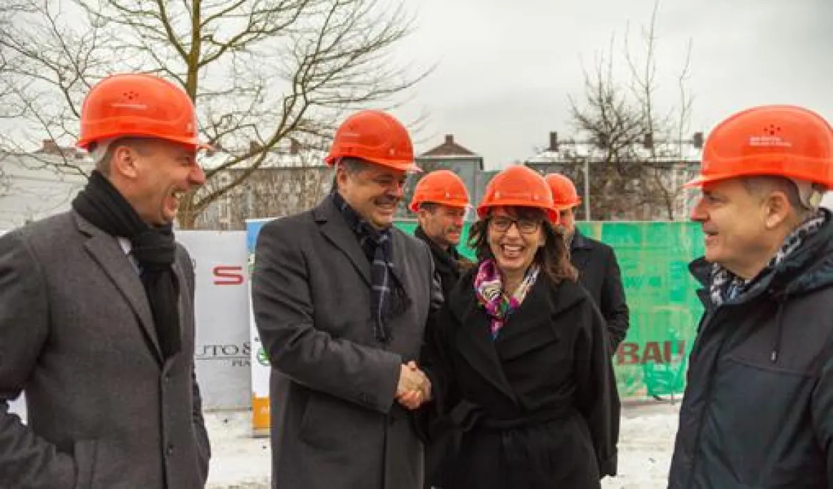 Grundsteinlegung Auto & Service PIA GmbH 2015 in München