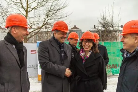 Grundsteinlegung für eines der modernsten Autohäuser Münchens Bild: Grundsteinlegung für eines der modernsten Autohäuser Münchens