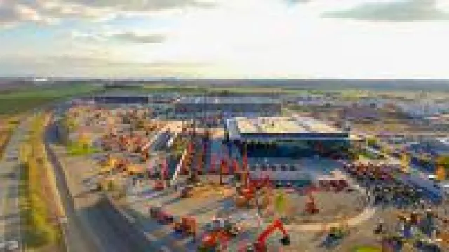 Bild: euromicron realisiert intelligente Gebäudetechnik der Coreum Baumaschinenwelt