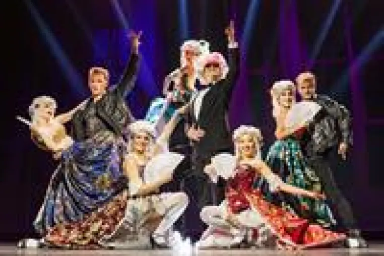 „FALCO – Das Musical“ 2018 zurück im Allgäu Bild: „FALCO – Das Musical“ 2018 zurück im Allgäu