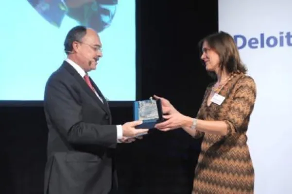 Bild: Gehrlicher Solar AG erhält Sustained Excellence Award 2010 für dauerhaften Unternehmenserfolg
