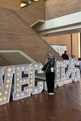 Bild: THWS-Stipendiatin präsentiert den „ComfortCube“ auf internationaler Fachkonferenz in Los Angeles