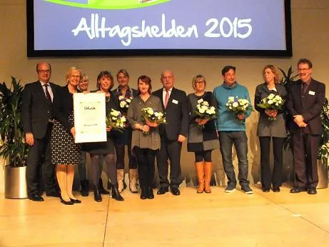 Bild: Applaus für die Pflege - Pflegekräfte als 'Alltagshelden' geehrt