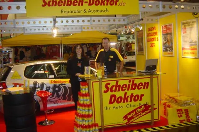 Bild: Gründermessen - Scheiben-Doktor präsentiert Franchise-Konzept