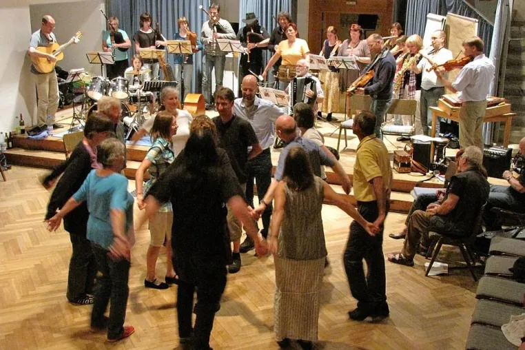 Bild: 17. Fürstenecker Folkwerkstatt auf BURG FÜRSTENECK - Workshops für Folkmusik