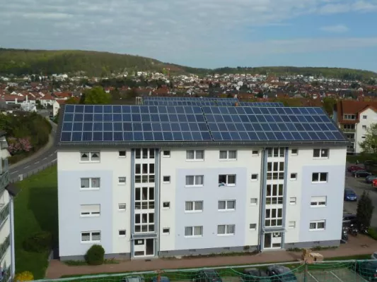 Bild: NATURSTROM AG und HEG bieten Solarstrom für Mieter