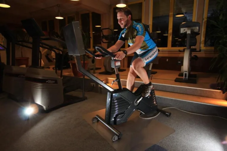 Vertrieb und Testcenter für das „XRBike“ (Cardio X-perience Bike) in Deutschland Bild: Vertrieb und Testcenter für das „XRBike“ (Cardio X-perience Bike) in Deutschland