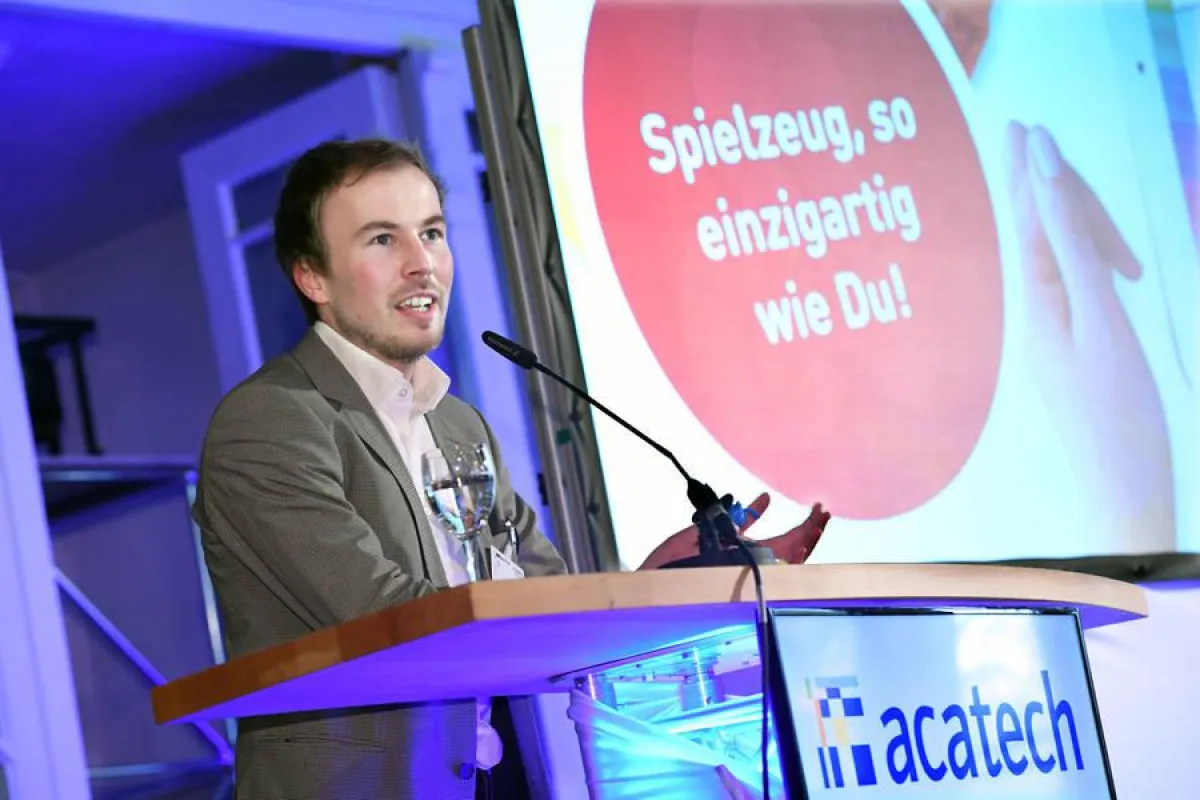 Sebastian Friedrich spricht beim acatech-Akademietag.