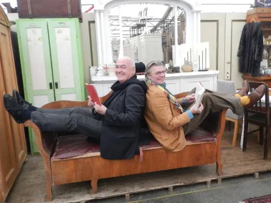 "Das literarische Traumpaar" blödelt sich durch Düsseldorfer Stadt-Themen Bild: "Das literarische Traumpaar" blödelt sich durch Düsseldorfer Stadt-Themen