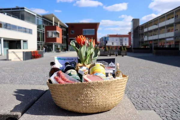 Fünf Orte – fünf Osterkörbe: Gemeinde Hallbergmoos veranstaltet Gewinnspiel zu Ostern Bild: Fünf Orte – fünf Osterkörbe: Gemeinde Hallbergmoos veranstaltet Gewinnspiel zu Ostern