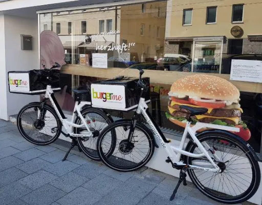 Bild: Noch mehr Burger für die bayerische Landeshauptstadt: burgerme eröffnet Store in München Schwabing