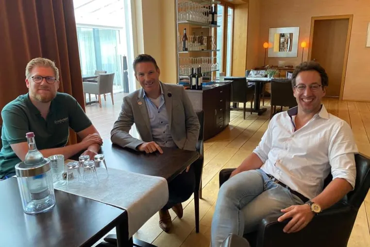 Bild: Restauranteröffnung in der beliebten Villa Waldesruh