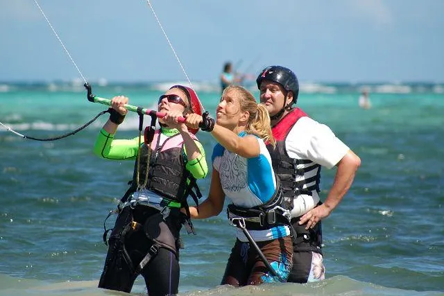 Bild: Kitesurfen lernen mit garantiertem Erfolg- im Kitecamp in Born auf dem Darss