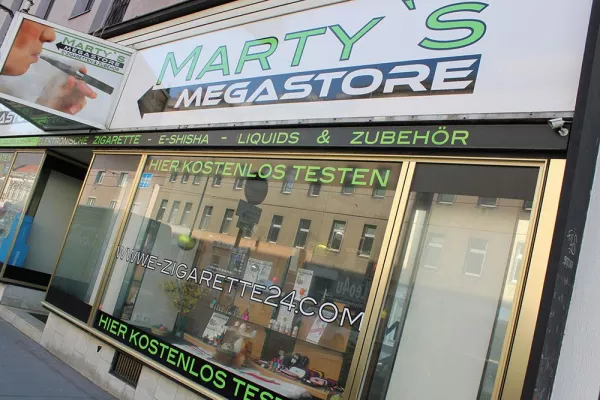 Bild: Marty's Megastore ist Fachhändler für E-Zigaretten, Liquids und berät, um mit dem Rauchen aufhören zu können