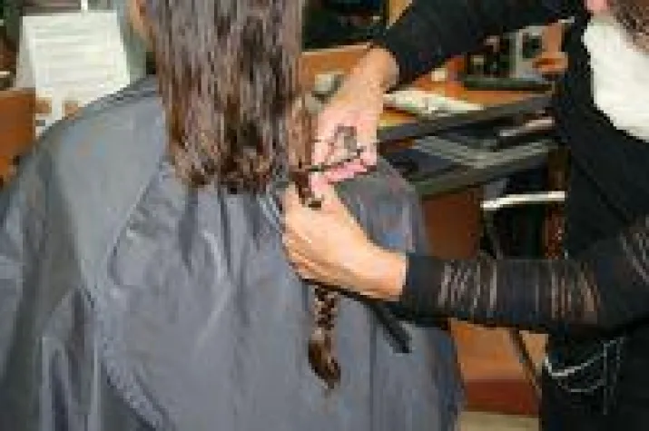 Bild: Zweithaartag bei Friseur Scharrer mit Aktion-Rapunzel "Haarspende"