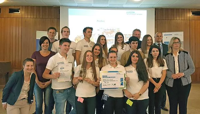 Data One Young Stars erneut als beste saarländische Schülerfirma ausgezeichnet Bild: Data One Young Stars erneut als beste saarländische Schülerfirma ausgezeichnet