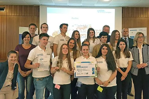 Data One Young Stars erneut als beste saarländische Schülerfirma ausgezeichnet Bild: Data One Young Stars erneut als beste saarländische Schülerfirma ausgezeichnet