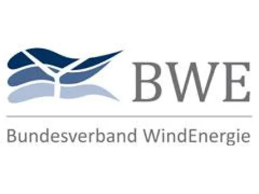 Bild: BWE Marktübersicht 2013 - Jahrbuch Windenergieanlagen Service, Technik & Märkte