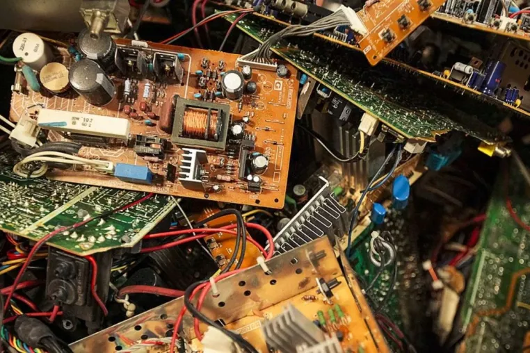Enviroleach: Durchbruch beim Zinnrecycling aus Leiterplattenschrott Bild: Enviroleach: Durchbruch beim Zinnrecycling aus Leiterplattenschrott
