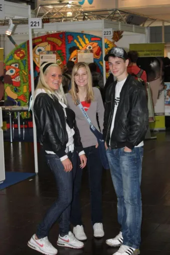 Bild: Über 130 Aussteller stehen Schülern und Eltern Rede und Antwort auf den azubi- & studientagen Leipzig 09