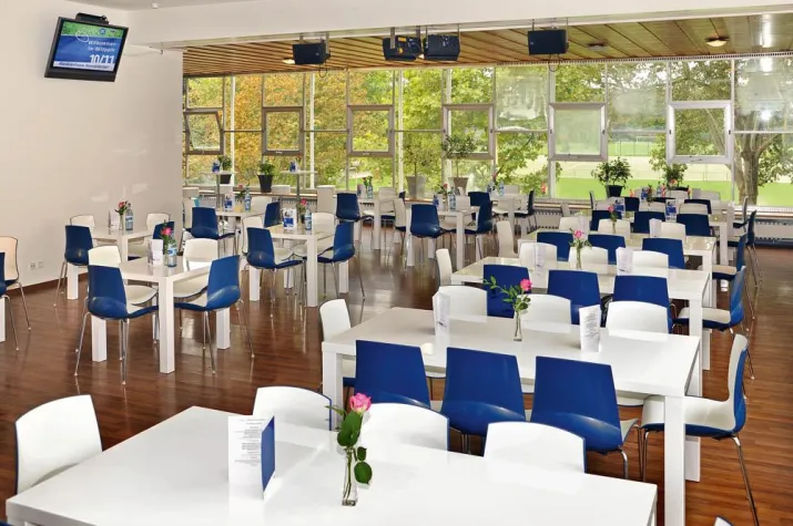 Bild: KLAIBER Markisen eröffnet VIP-Lounge im Wildpark-Stadion des KSC