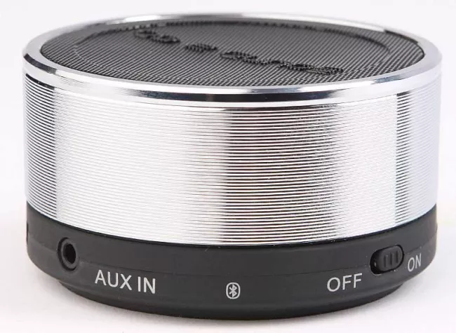 Jetzt ist der da. Der BigBass XL, die mobile Rockröhre von SOUND 2 GO, einer Produktreihe von Mobiset. Bild: Jetzt ist der da. Der BigBass XL, die mobile Rockröhre von SOUND 2 GO, einer Produktreihe von Mobiset.