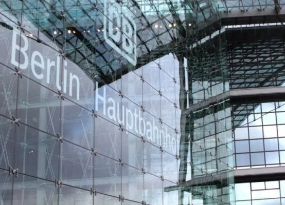 Die Schnittstelle Europas - SAINT-GOBAIN GLASS beliefert neuen Berliner Hauptbahnhof mit Glas und Ideen Bild: Die Schnittstelle Europas - SAINT-GOBAIN GLASS beliefert neuen Berliner Hauptbahnhof mit Glas und Ideen