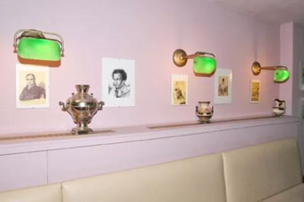 Bild: Im Wintergarten der grünen Lampe - Das Berliner Restaurant-Hopping feiert Jubiläum auf russisch