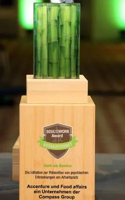 Bild: Auszeichnung für innovatives Ernährungskonzept „Brain-food @ Accenture“