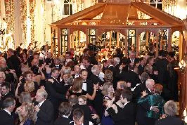 Bild: 2. Flanierball mit der Neubrandenburger Philharmonie am 20.11.2010