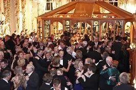 Bild: 2. Flanierball mit der Neubrandenburger Philharmonie am 20.11.2010