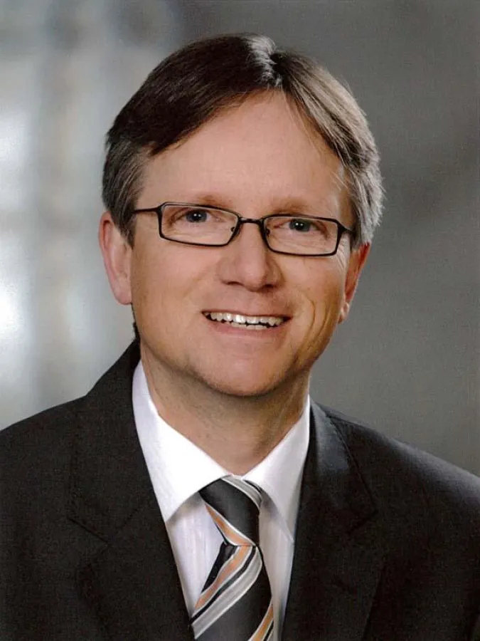 Dr. Stefan Bräker