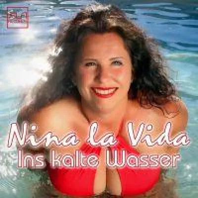 " Ins kalte Wasser" springt Nina la Vida Bild: " Ins kalte Wasser" springt Nina la Vida