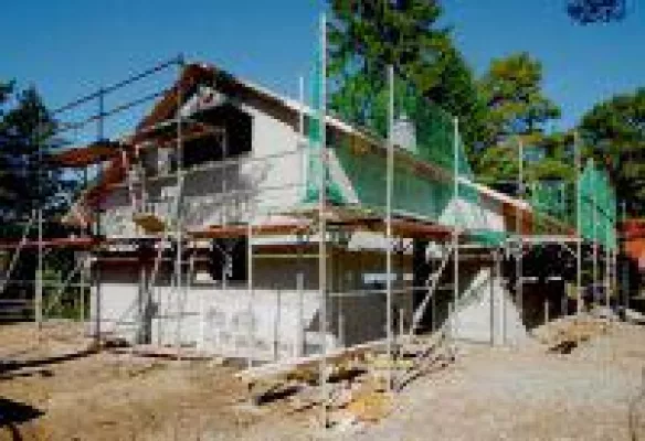 Bild: DIALUXE Massivhaus lädt zur Baustellenbesichtigung nach Wandlitz ein