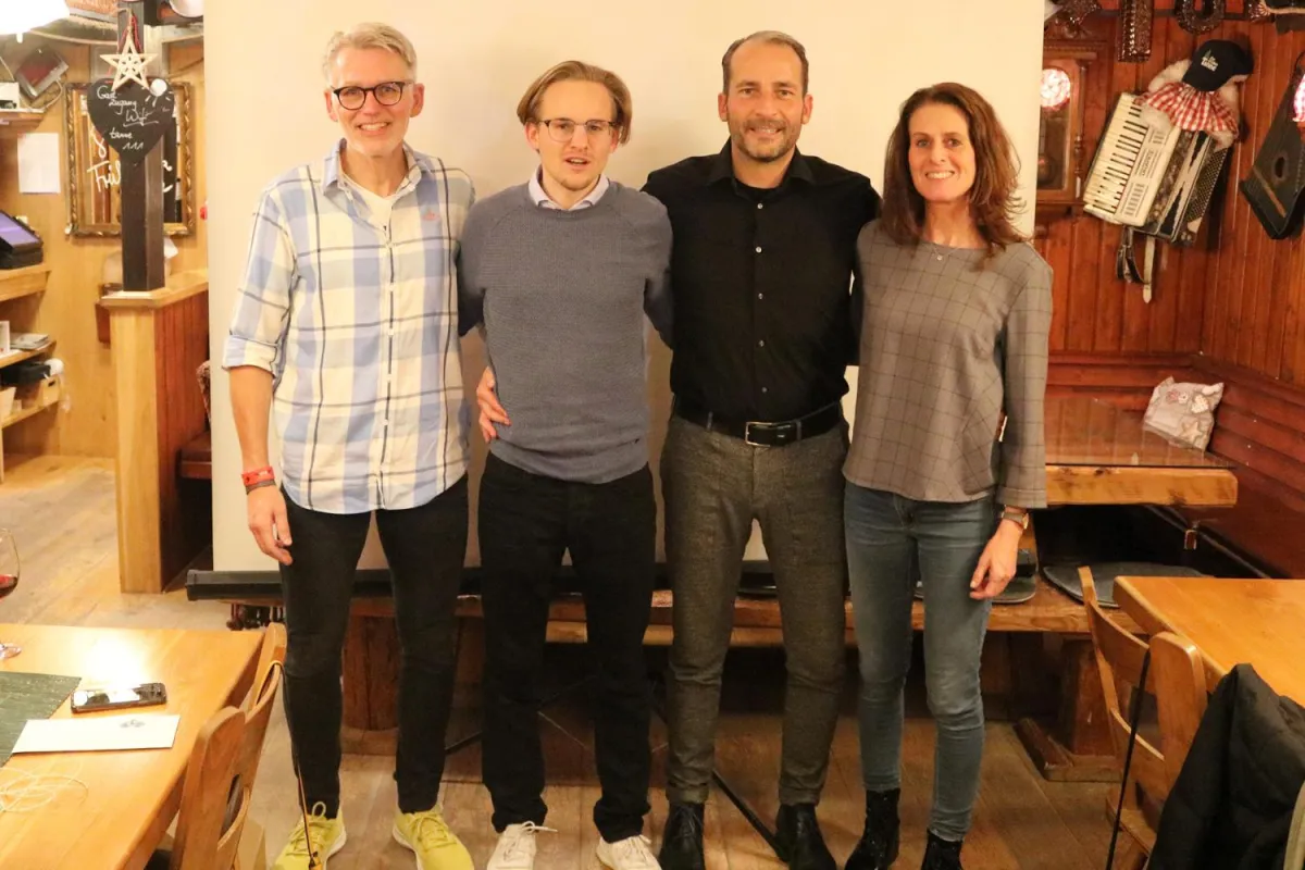 Alfred Spieker, Lukas Ehmann, Marc Hohmann & Sabine Spieker bei der Bekanntgabe an der Weihnachtsfei
