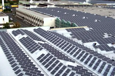 Bild: meridian Neue Energien GmbH nimmt Photovoltaikanlagen mit 5 MWp in Betrieb