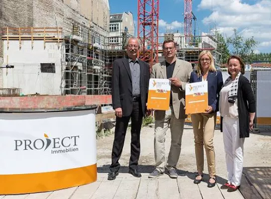 Bild: PROJECT Life Stiftung spendet an Sprachförderzentrum und Projekt Kiezpatenschaften