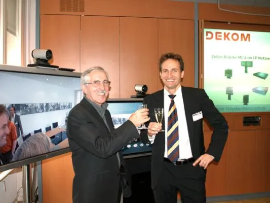 Besser, kompatibler, sicherer! DEKOM eröffnet das TANDBERG Centre of Excellence Bild: Besser, kompatibler, sicherer! DEKOM eröffnet das TANDBERG Centre of Excellence