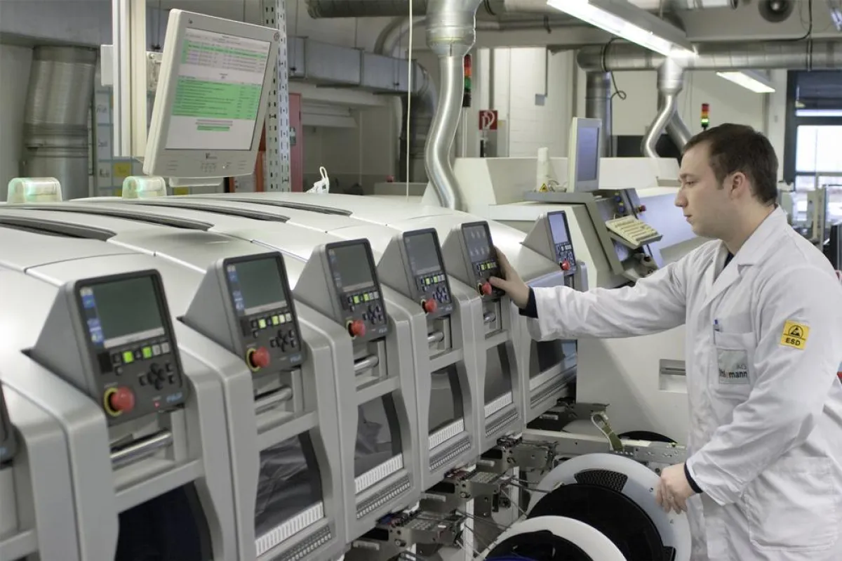 Die Ihlemann AG nutzt moderne Fertigungs- und Prüfanlagen zur Elektronikfertigung verlässlicher und dauerhafter Medizinprodukte.