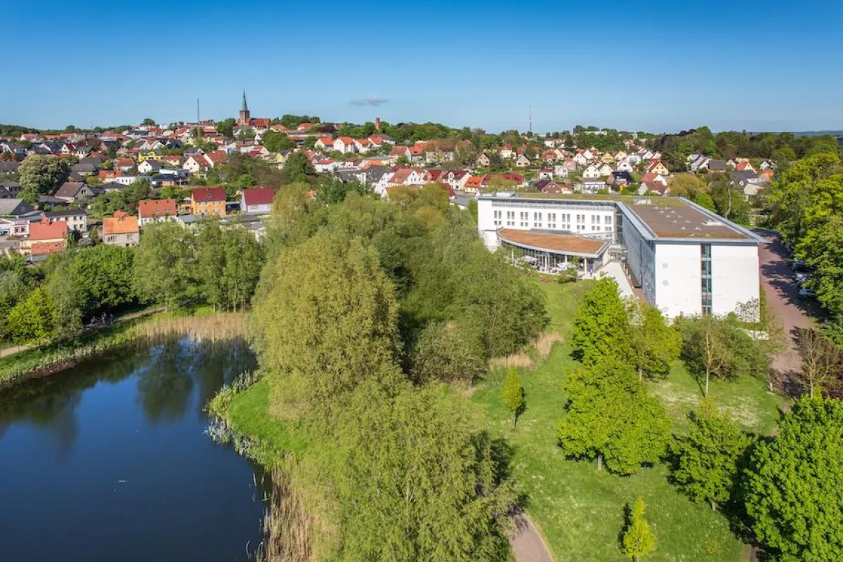 Das Parkhotel Rügen in der Inselhauptstadt Bergen auf Rügen (Parkhotel Rügen)