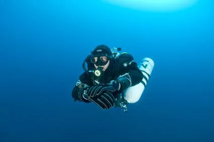 Bild: 7Oceans wird InnerSpace Explorers Partnerbasis und startet mit Höhlentauchkursen durch