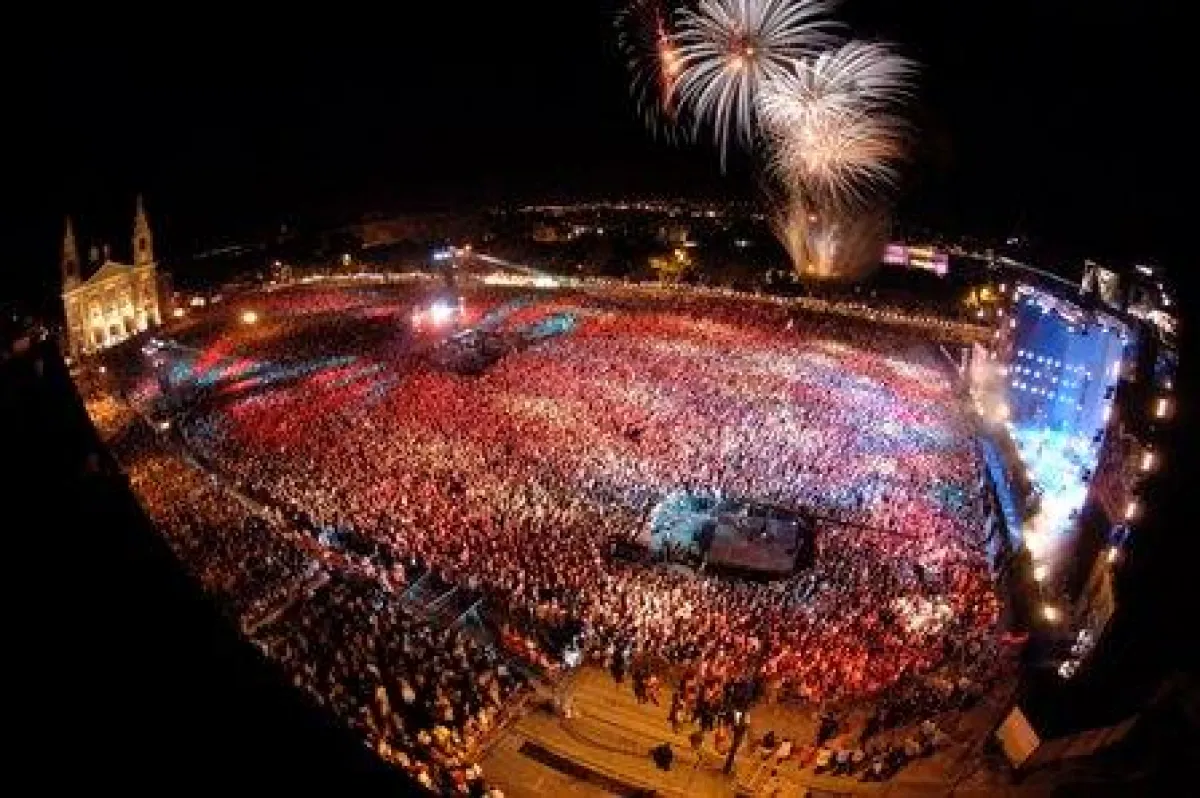 MTV ISLAND 2007 auf Malta mit Enrique, AKON, Maroon 5 vor 40.000 Zuschauern