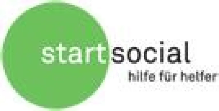 Bild: Auswahl der startsocial-Bundessieger 2012/13 steht: 25 soziale Projekte ins Bundeskanzleramt geladen