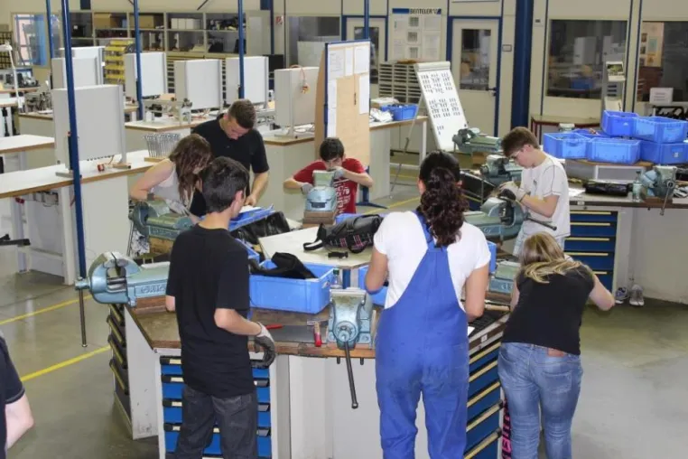 SchuBS unter den Finalisten beim Wettbewerb „AusbildungsAss 2014“ Bild: SchuBS unter den Finalisten beim Wettbewerb „AusbildungsAss 2014“