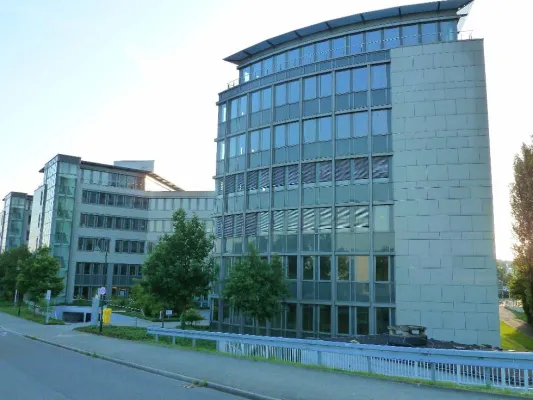 Bild: Zwei Gebäude des Büroparks La Vie in Düsseldorf verkauft