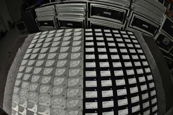 Bild: loop light stellt Petabyte SSD Speicherplatz zur Verfügung