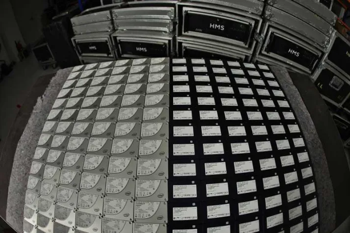 Bild: loop light stellt Petabyte SSD Speicherplatz zur Verfügung